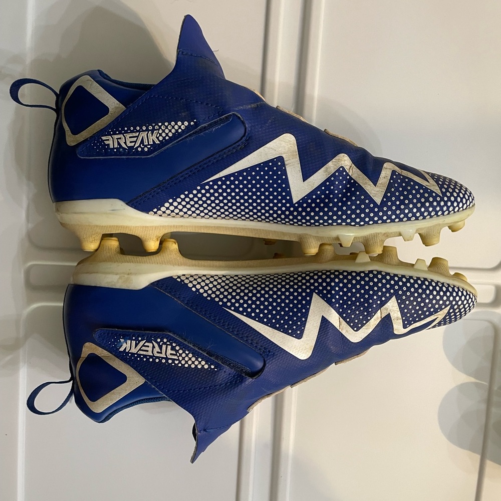 Football cleats